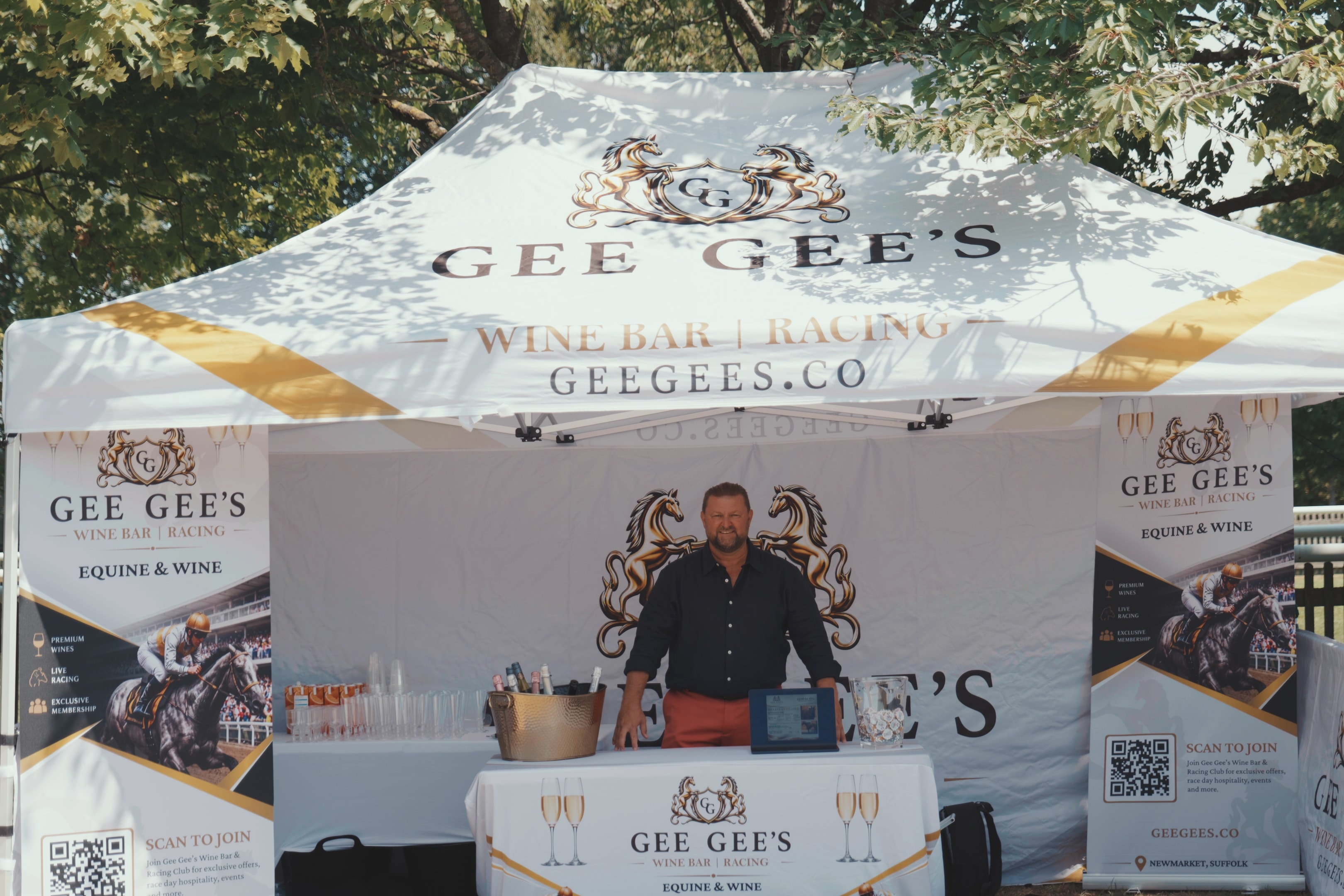 Gee Gees brand tent